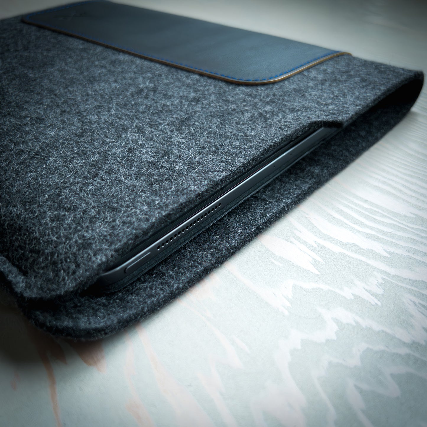 iPad Pro Sleeve in Black Leather and Wool Felt Handmade in Canada