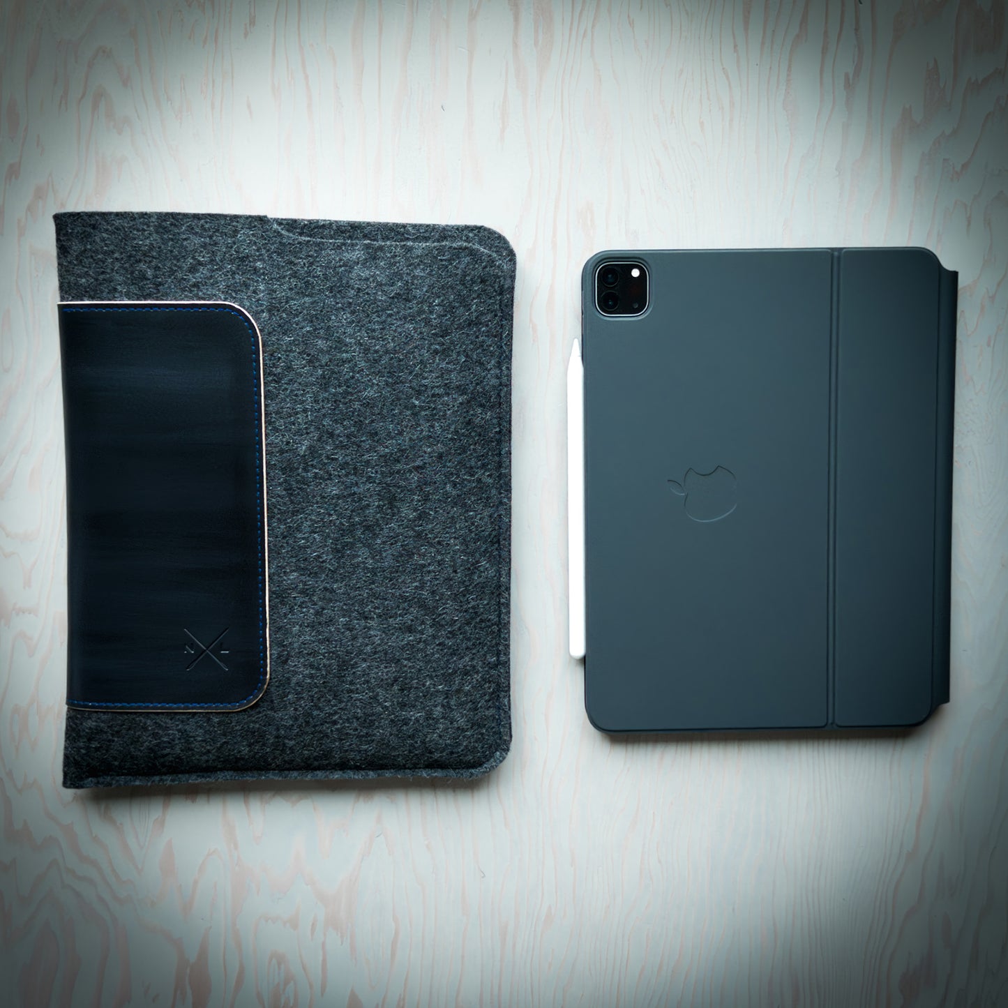 iPad Pro Sleeve in Black Leather and Wool Felt Handmade in Canada