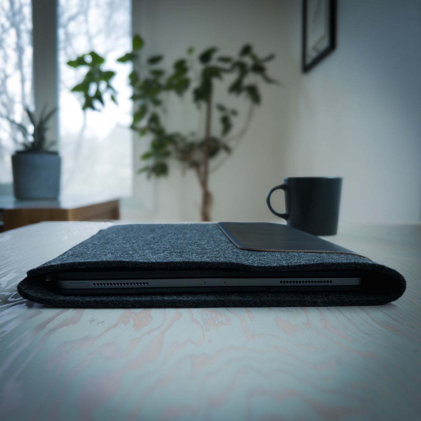 iPad Sleeve in Black Leather and Wool Felt Handmade in Canada